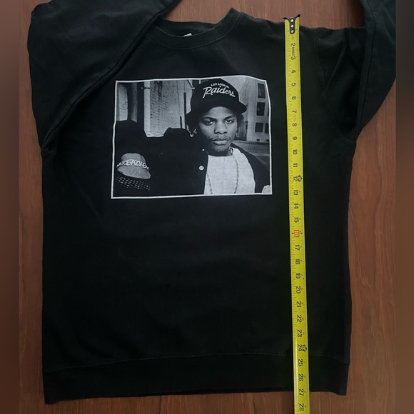 Eazy-E black sweater (large) - Picture 7 of 9